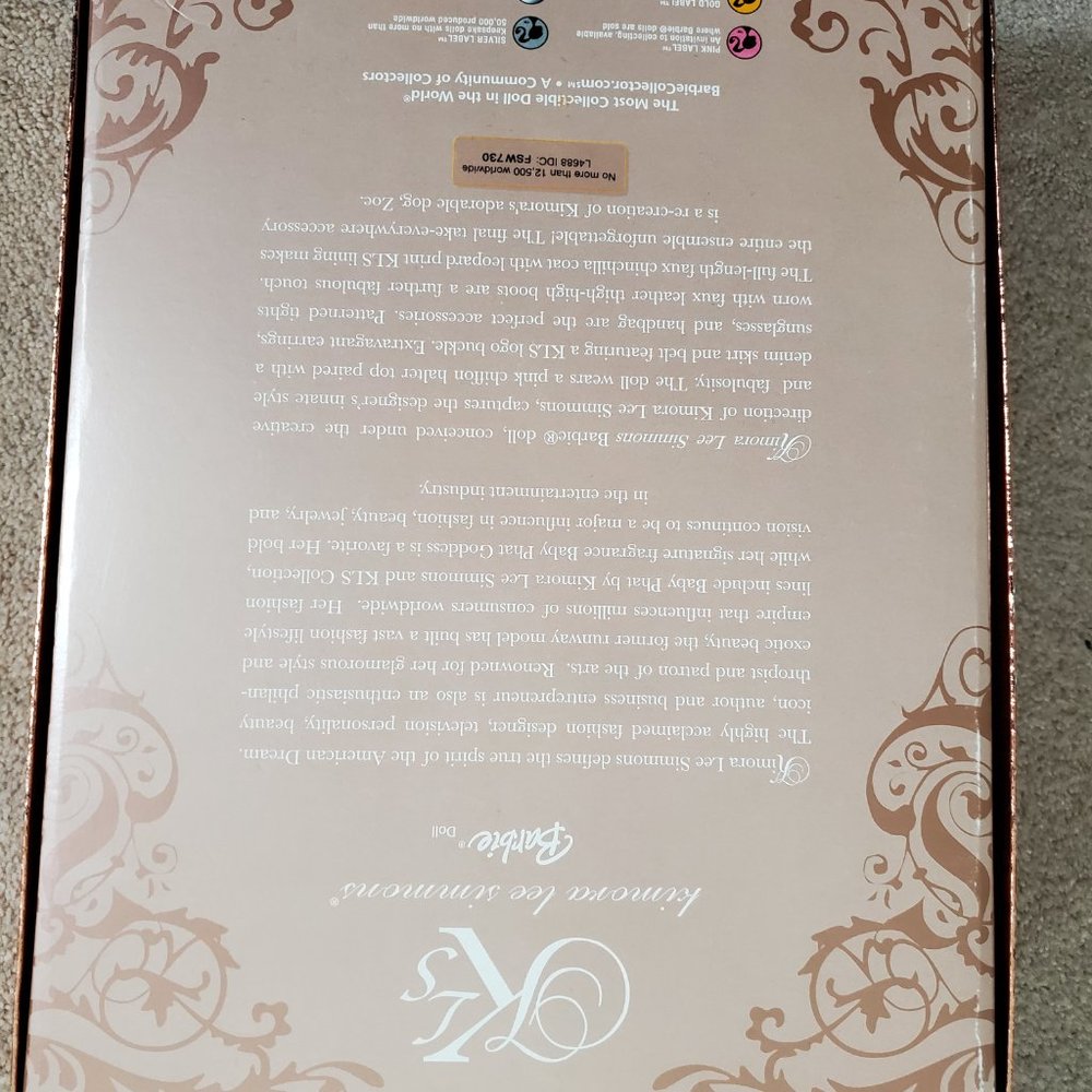 Kimora Lee Simmons Barbie Doll 2008 - Picture 4 of 7